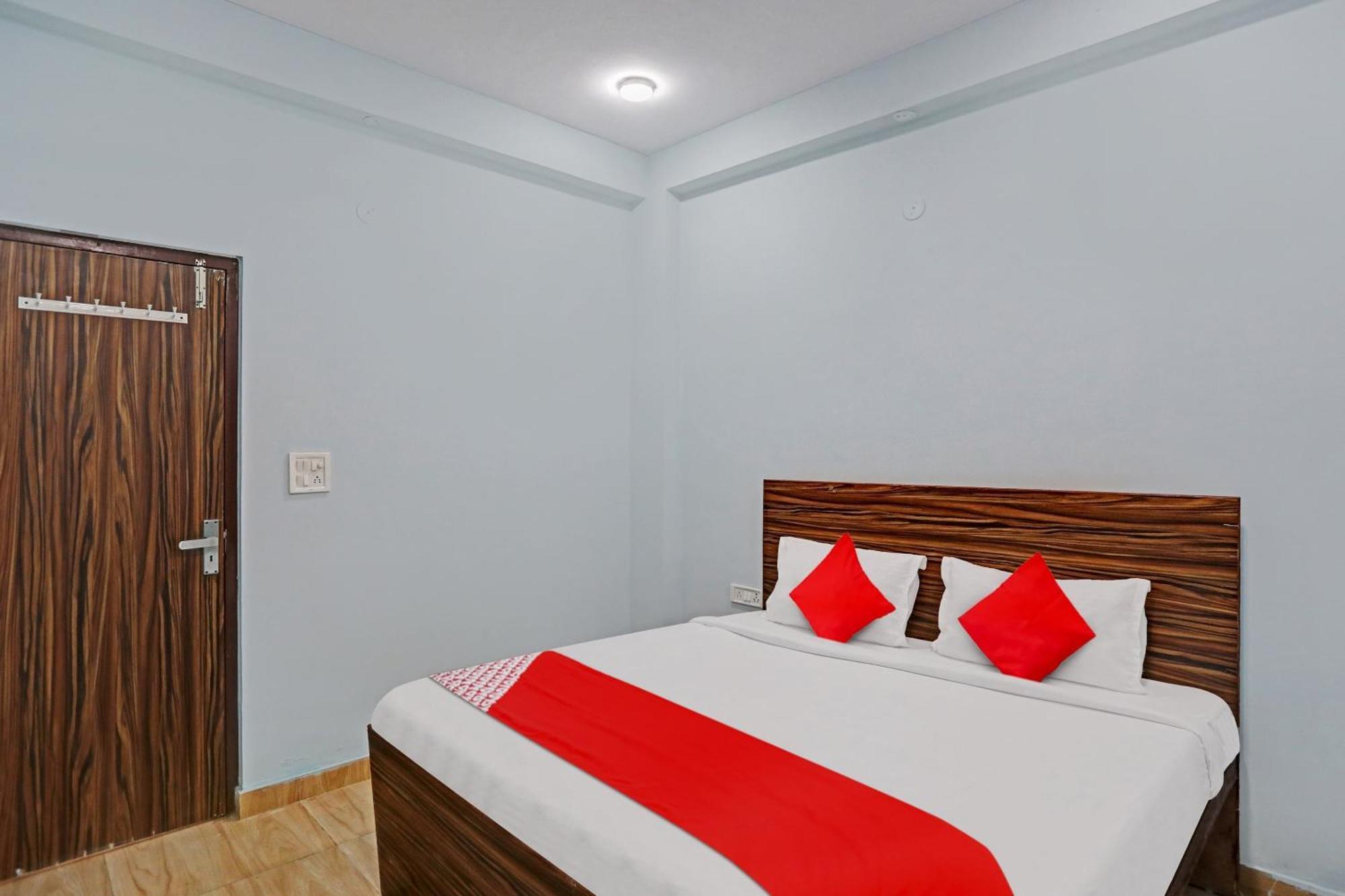 Hotel O Surya Gold Guest House Najafgarh Ngoại thất bức ảnh