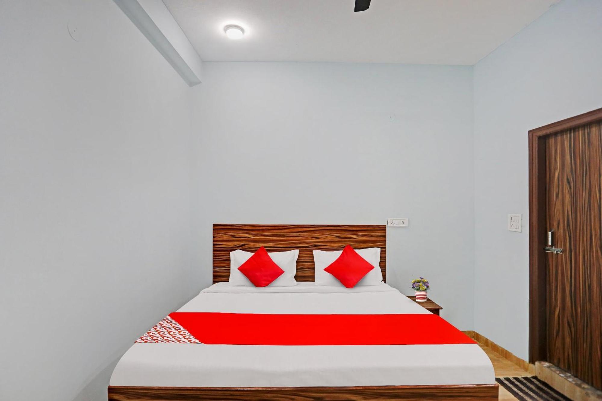 Hotel O Surya Gold Guest House Najafgarh Ngoại thất bức ảnh