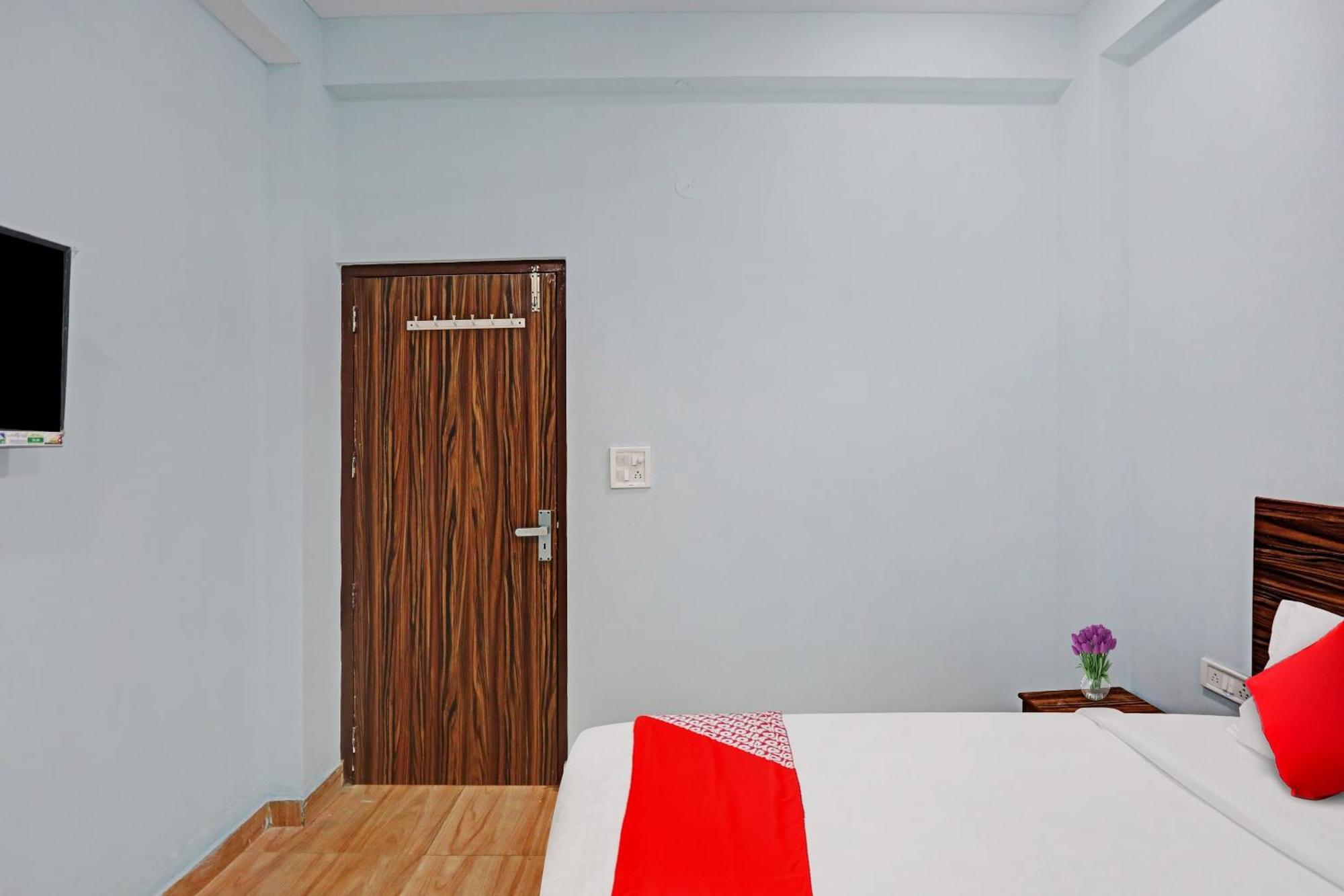 Hotel O Surya Gold Guest House Najafgarh Ngoại thất bức ảnh